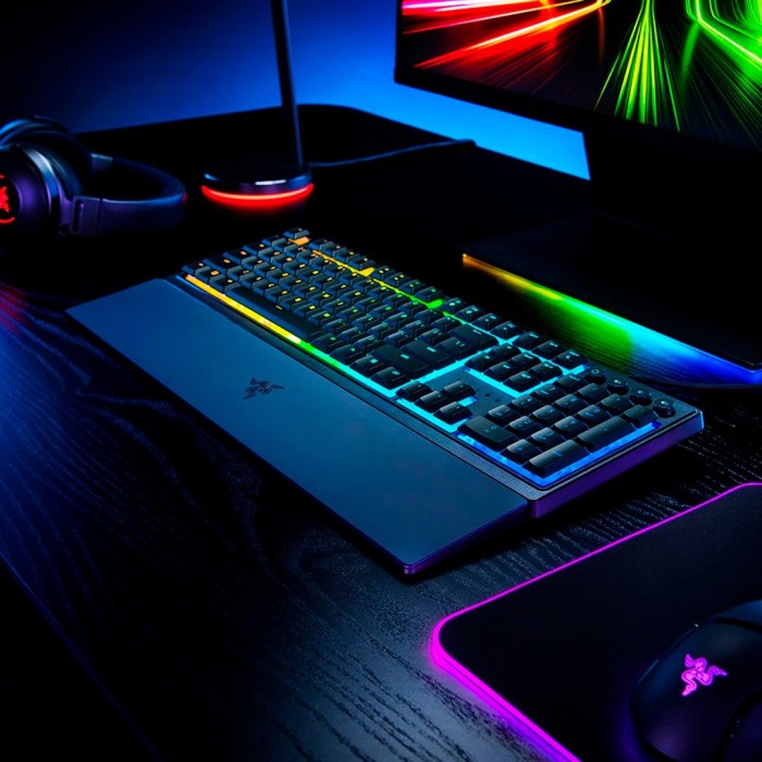 Teclado Gamer Razer Ornata V3 RGB Reposamuñecas USB Español