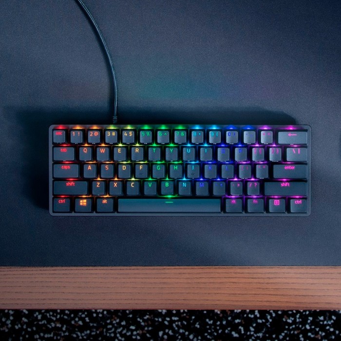 Teclado Gamer Razer Huntsman Mini 60% RGB, Switch Razer Purple, Español