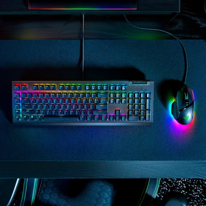 Teclado Gamer Razer BlackWidow V4 X Mecánico RGB, Switch Yellow, Español
