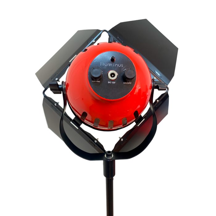 Cabezal de iluminación led Iluminus Redhead Bicolor Luz Led 50W Con Dimmer y Barndoor