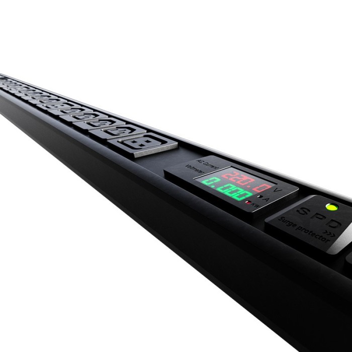 PDU Medible Forza 6000W 30 tomas FPD-3012M0U Negro